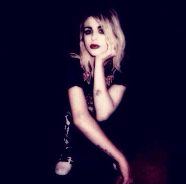 Happy 22nd Birthday to the beautiful Frances Bean Cobain(:  I hope you had a rad day!        