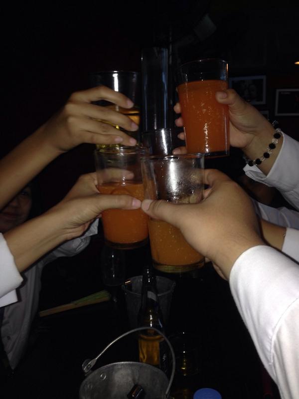 maribelzinampan's tweet photo. Our strong friendship starts here. 😊💞💞💞 #AteChe #Danica #Ange @iampaula07 @jamierine018 #HappyBirthdayCherry ❤️❤️❤️ http://t.co/elEC3rlHfl