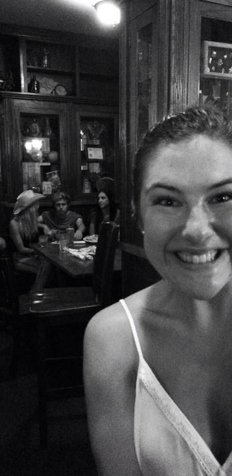 Niall at a bar in Nashville last night (18.08.14) -d