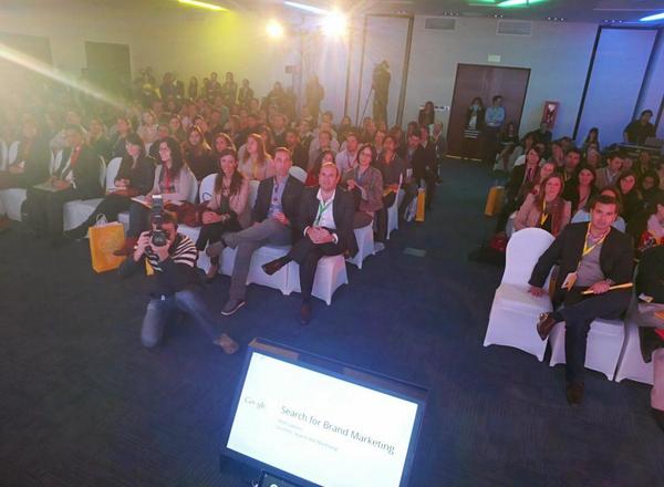 edopooley's tweet photo. Fotos desde el escenario con GoogleGlass en #ThinkCL de @GoogleChile http://t.co/wq7p7TSJoj