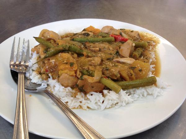 Design_That's tweet image. Had a fabulous meeting with Clockhouse Catering this morning.... even got a free lunch! It was super yummy :-)