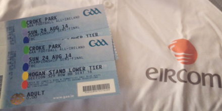 eirGAA's tweet photo. Follow &amp; RT before 9pm today for a chance to win these 2 x tickets to @Kerry_Official v @MayoGAA #GAA http://t.co/s8GtL8YiKz