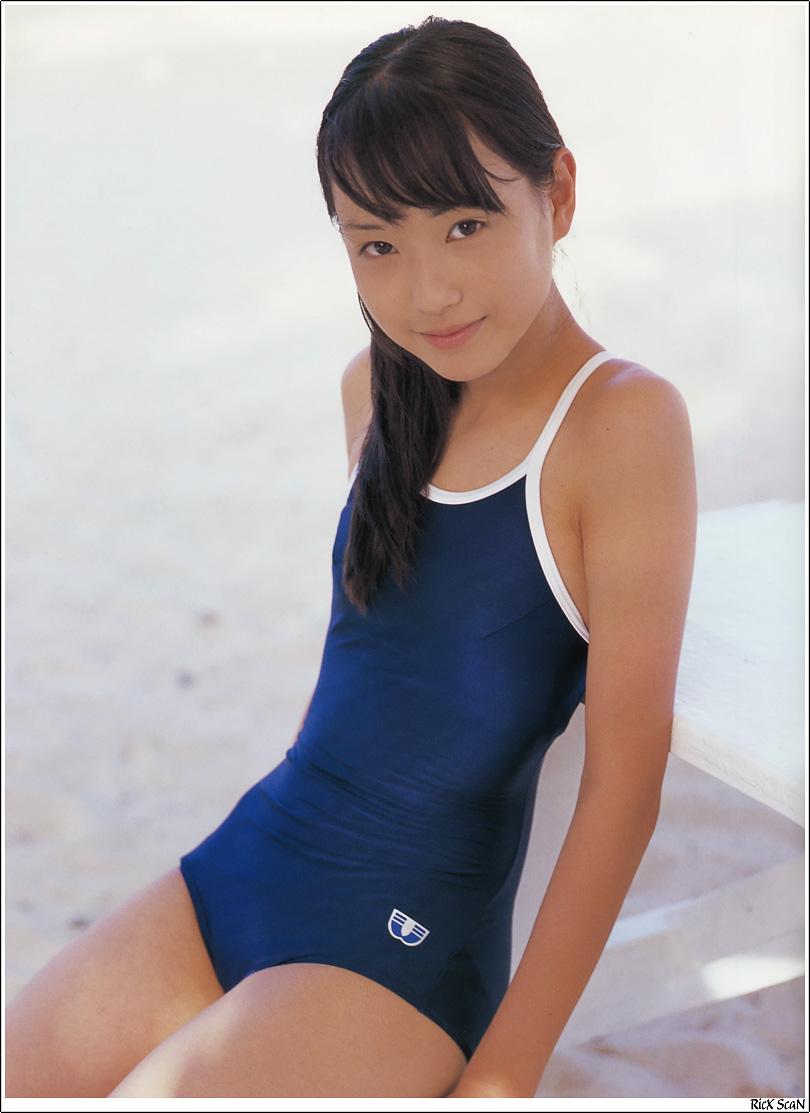戸田恵梨香  水着 戸田恵梨香 高画質 厳選 水着 グラビア L判写真20枚 掲載他丸秘写真8枚 計28枚セット まとめ売り｜タレントグッズ