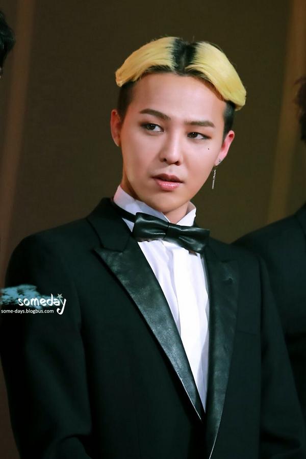 G-Dragon's bleached hair might have destroyed his visuals at Chanel's  fashion show? - KBIZoom