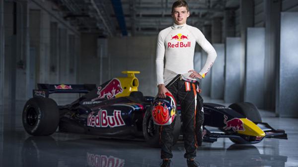NOSsport's tweet photo. Bij Red Bull vinden ze jonge leeftijd (16) van Max Verstappen geen probleem. "Hij is een uitzonderlijk groot talent." http://t.co/hn0C1KMT1A