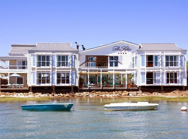 SafariNowSA's tweet photo. #TravelLocalSA GIVEAWAY: Weekend for 2 at @TheLoftsKnysna! Value: R4500! | To Enter Draw: FOLLOW and RT or REPLY. http://t.co/pl4cAjBH3S