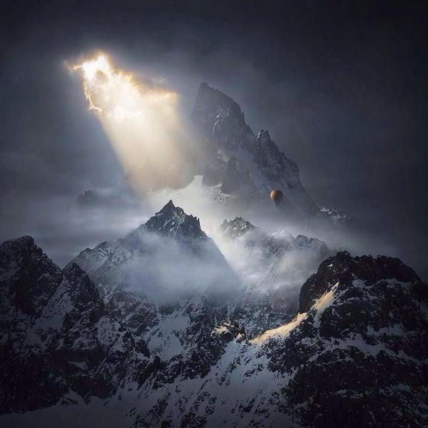 KarenKts11's tweet image. “@mansour11461146: “@yenjmar: “@CordeiroRick: " @Gabriele_Corno Out of Darkness .... http://t.co/fos6DPrEMb"” WOW👍””

STUNNING.
@ClaresFP
