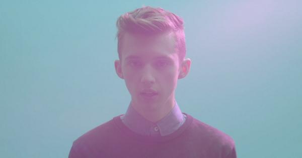 Vevo_UK's tweet image. Talk about a big breakthrough! Watch "Happy Little Pill" from @troyesivan here: vevo.ly/ezLLwA