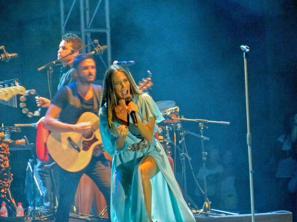 IndiaMartinez's tweet photo. Aún sin palabras... Miles de gracias Málaga!! Uno de los conciertos más multitudinarios y emotivos de toda mi carrera http://t.co/fsjteH8vZV