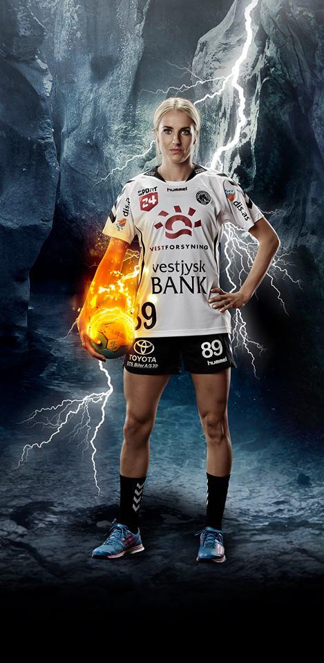 Team Tvis Holstebro og <a href="/Laerke_Moeller/">Lærke Møller</a> ser ud til at være brandvarme til den nye sæson - go' lir! :-) #dkhaandbold