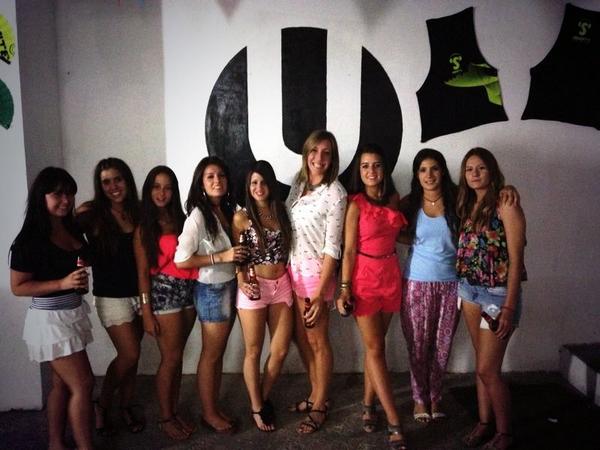SariitaEmbun's tweet photo. Prefiestas con laa gordass!! Ya estamos yaaa!!!! ;P http://t.co/8dbLe6YM1q