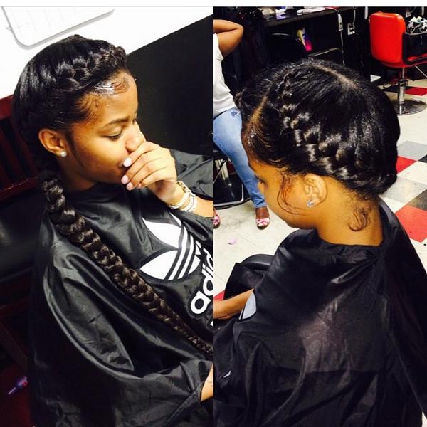 theonly1lea's tweet image. Do me a favor and follow my poppin hairstylist😍💇 👉 @TianaMonae 👈 Make your appointment today &amp;amp; get #Tianafied