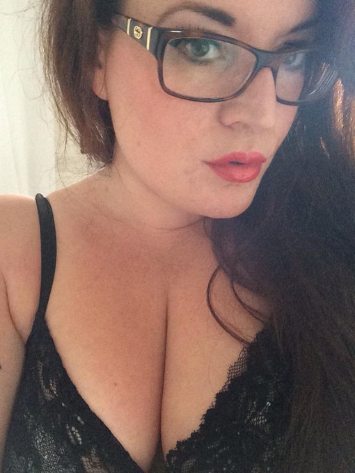 Good evening, here's some #cleavage since it's #TittyTuesday! http://t.co/H62JyQQcmN<a href="/tag/cleavage"class="tags">#cleavage</a><a href="/tag/tittytuesday"class="tags"><span>#tittytuesday</span></a>