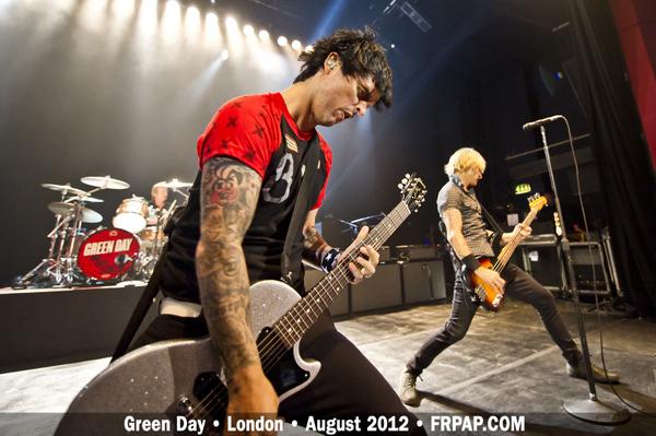 TheMusicBoo's tweet image. Green Day - On Stage #themusicboo #the #music #boo #musica #musician #musicislife #sound #sounds #rock #punk