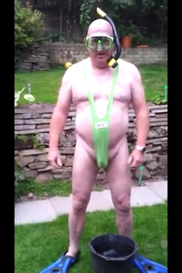 NateLake1's tweet photo. @Birdman164 is getting ready for his ice bucket challenge. http://t.co/OTNqcVmBlI