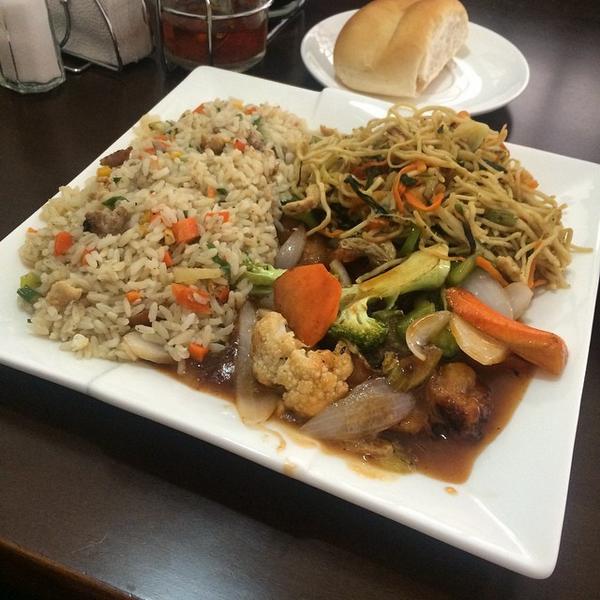 ComiendoComida's tweet photo. El combinado… (at Restaurante Nico) http://t.co/2pUtBZHL2H