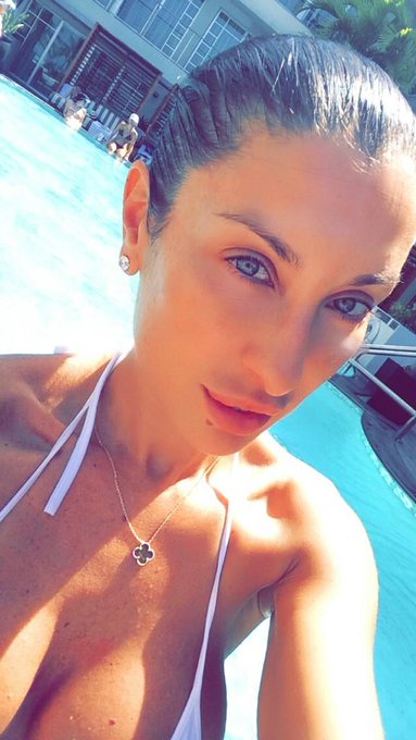 Love my days off ☀️☀️☀️#freshface #happy #vacation http://t.co/yS5YIYJzkf<a href="/tag/freshface"class="tags">#freshface</a><a href="/tag/happy"class="tags">#happy</a><a href="/tag/vacation"class="tags">#vacation</a>