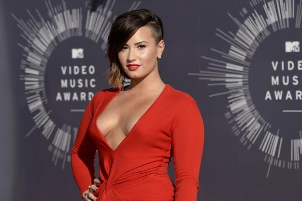 gazmais's tweet photo. Olha que emocionante o desabafo da Demi: http://t.co/fc8s3bOmDy http://t.co/vgD5cKpJoo