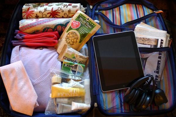makelifegr's tweet photo. Pack Like a Pro:  24 Best Tips http://t.co/n8jawXhQKI http://t.co/vwMBvzGFMH