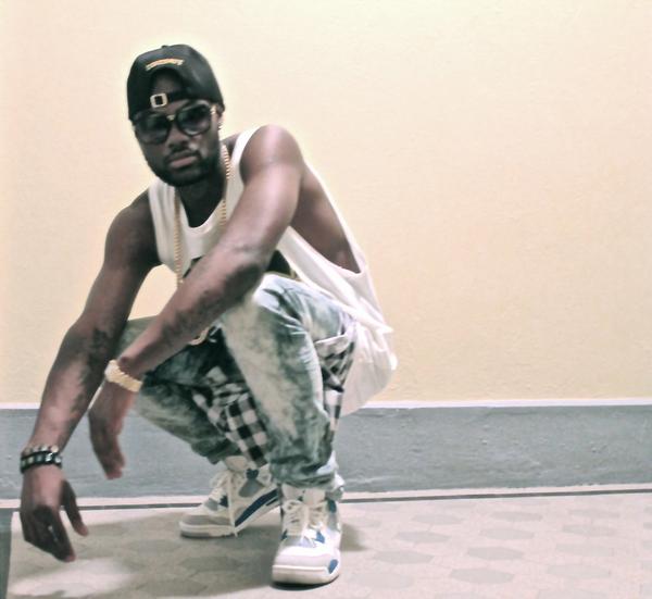 ebangoleprince's tweet photo. "Podran matar al revolucionario, pero nunca la revolucion..." #2Pac# http://t.co/zJQSwUHOSB
