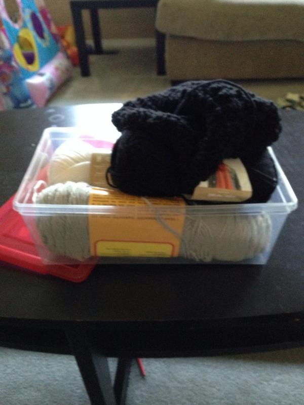 twistedpetalska's tweet photo. My supplies for the moment http://t.co/Ch0RL1dwdQ