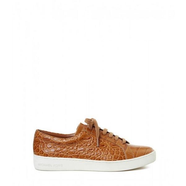 This <a href="/MichaelKors/">Michael Kors</a> sneaker is exactly what your fall wardrobe needs. Via <a href="/GrungeCake/">GRUNGECAKE</a> x.genius.com/Grungecake-lac… |