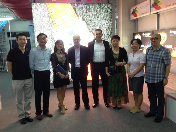 GuyGecht's tweet image. With Ms Wei owner of Xinfa Beijing, cold curing by EFI #VUTEk #LEDprinter helped make her business “hot”!