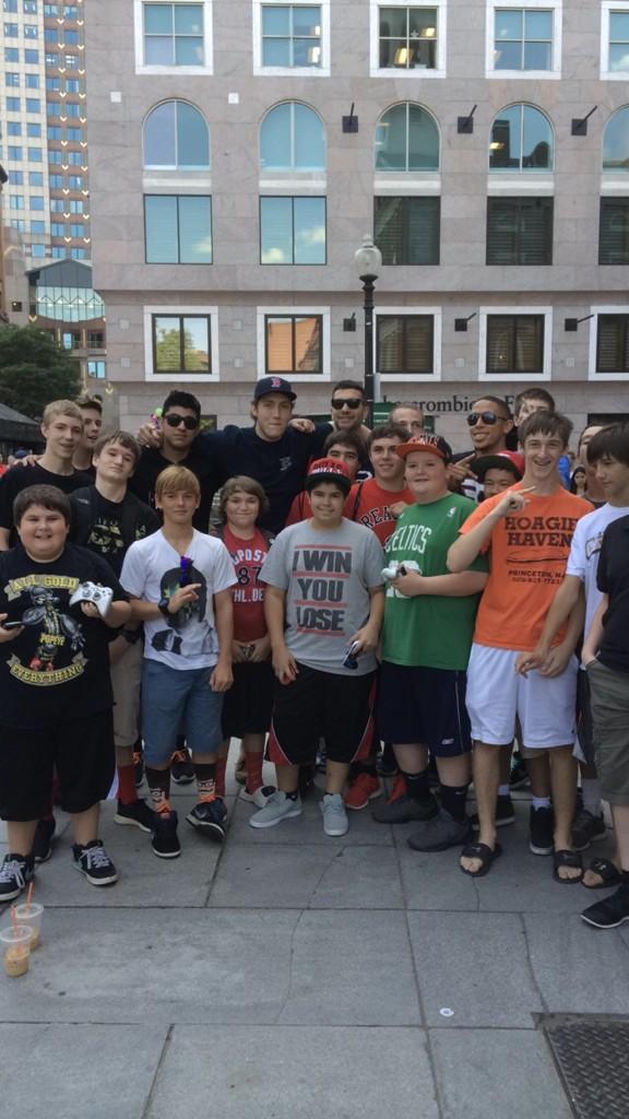 Banks's tweet photo. Great kids #FaZeInBoston http://t.co/ltmgIOxewj
