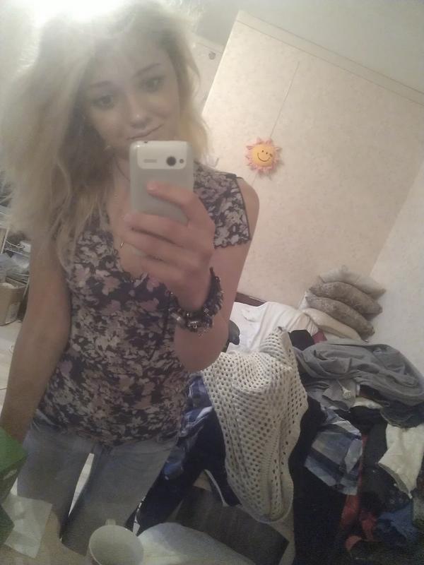 DashKoshkina's tweet photo. Когда уже совсем делать нефиг=/ http://t.co/AkMO1a1SCO