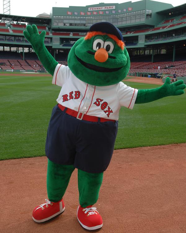 ボストン近郊にお住まいの皆さん、本日12時にユニクロファニュエル