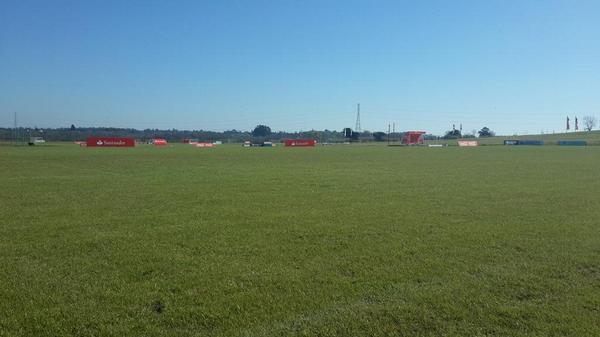 complejogdls's tweet photo. Mañana espectacular en Complejo para dar descanso a las canchas desp de jornada a full de @LaLigaUy !!!! http://t.co/aI8YNYTdEy