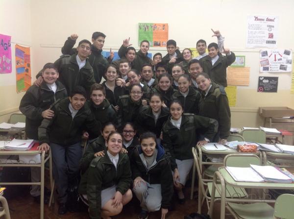 cyn_qca's tweet photo. Mis alumnos de 3ro A del LMGR http://t.co/s3H1kbxtfF