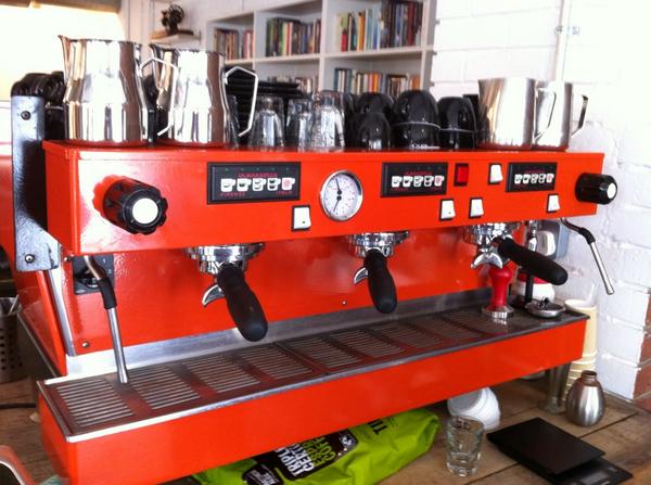 Sweet paint job on the linea <a href="/huskcoffee/">Husk Coffee</a> If you're in limehouse please check them out. Great coffee <a href="/climpsonandsons/">Climpson & Sons</a>
