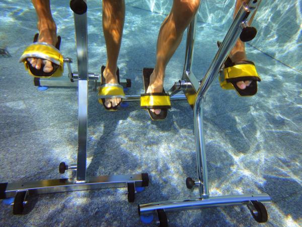 Fashercise's tweet image. Reviewed: Underwater spinning with @aquAllureUK! fashercise.com/2014/08/19/und… #poolbiking