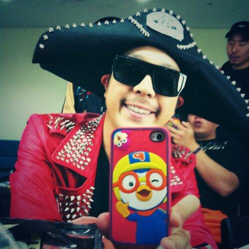 CiK_miMpi_'s tweet photo. Happy Birthday to Ha Dong Hoon #Haroro #HappyHAHADay #TeamRunningMan @Quanninomarley >_< http://t.co/8wRNrZDJjC