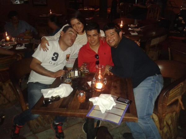 Johny_88's tweet photo. Cenita # mamá mia#SMA http://t.co/9IW9gZXwf7