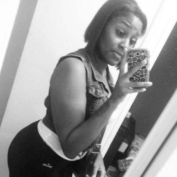 ___TeeBaaby's tweet photo. hospital in a sec . http://t.co/KurVEHNDzt