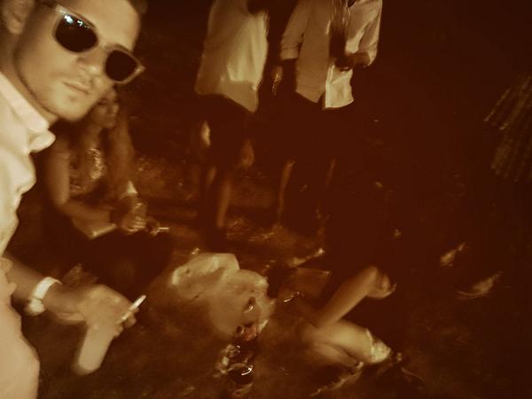 Danifroh's tweet photo. Que poco queda, hay que hacer algo ya nenes!!! @AntonioNortes @EncarniBob @MaraMariado @14Silvi @92jm @JuanPuskas http://t.co/bKsTXt4FNG