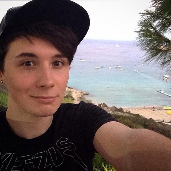 howellbubbles's tweet image. he's such a dork im in love