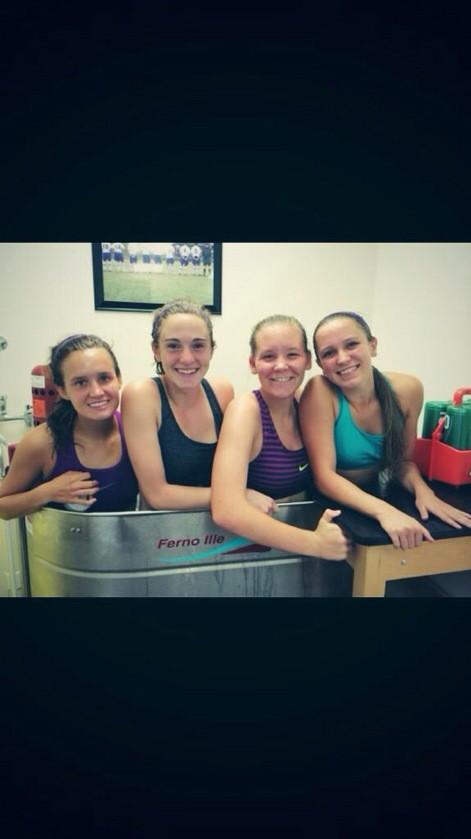 Fitz_crackers7's tweet photo. RT @sissy_frank: Ice baths with my favs @Fitz_crackers7 @kailey_bissell #Zank http://t.co/hzR74NEknG