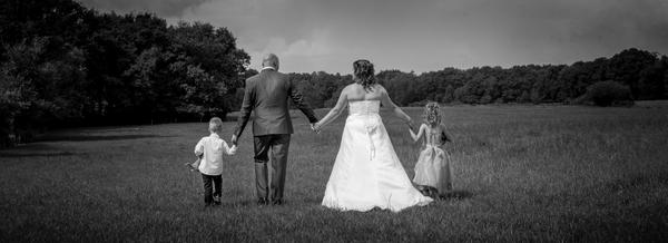 Bezig met het bewerken foto’s trouwerij FAM. Schut