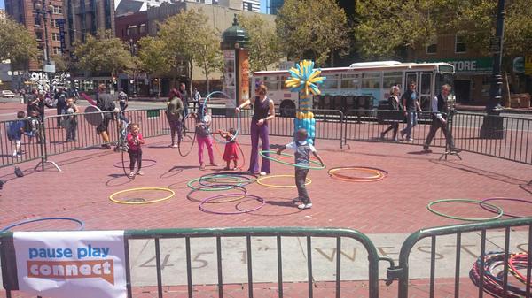 #openingday #unplazasf #picklewaterhulahooptroupe