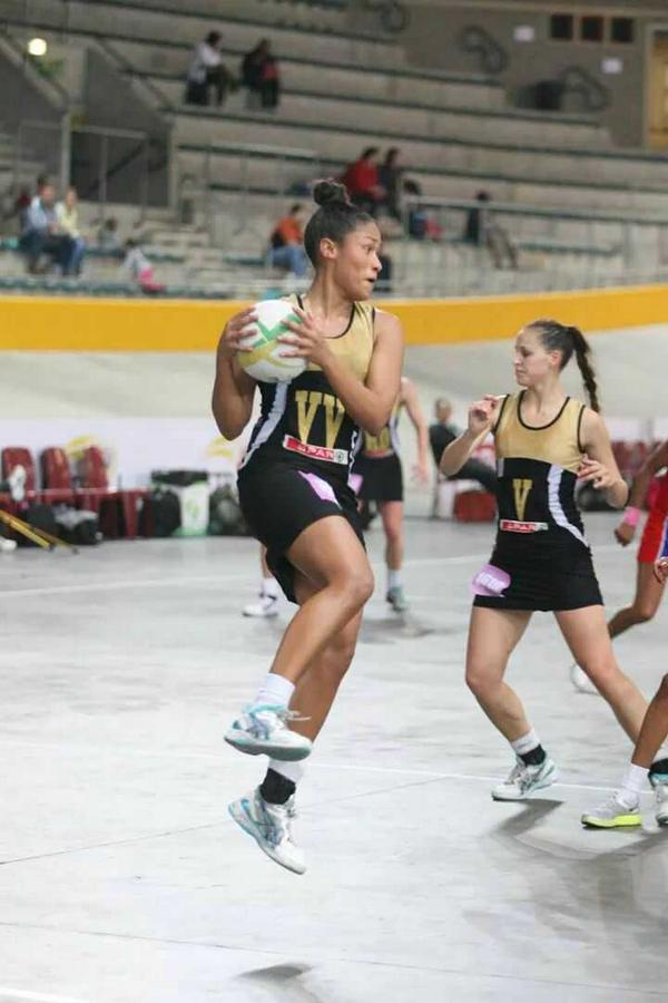 IngeRonaldo's tweet photo. My girl is a Protea!! #Proud #SouthAfrica #Beauty #KeepDoingWhatYoureDoing hahaha http://t.co/y1UEOwXNvZ
