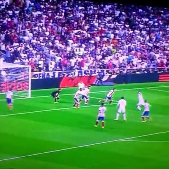 garcia_puente's tweet photo. @albertlesan y de esto se ablara?? Dondeee estaa benzema...???dudo qe se hable pero estar esta ay... http://t.co/kUjsX9GiZi