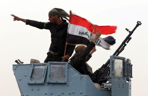 el_pais's tweet photo. Los yihadistas repelen el intento iraquí de recuperar Tikrit, la ciudad natal de Saddam Husein http://t.co/okIuclTmIg http://t.co/mkcbLGh9W9