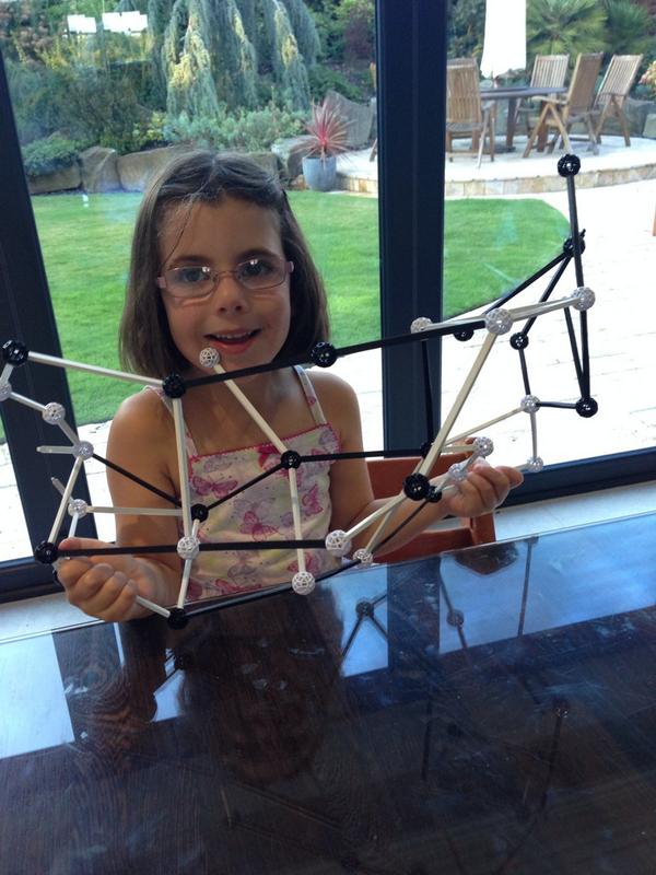 inxenity's tweet photo. @jeronewalters Zoe busy doing puzzles while daddy in hospital . Wants to show daddy when he comes home next week http://t.co/4V09pQgjzj