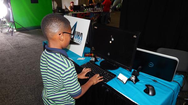 AuraStudiosDC's tweet photo. Aura Studios had a great showing @VGU_Con.  We are looking forward to next years convention. #aurastudios #netrider http://t.co/CfiCx69G0l
