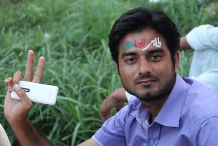 mahwashajaz_'s tweet photo. بدلتا ہے رنگ آسماں کیسے کیسے
"@arsched: #PAT worker in #InquilabMarch #InqilabMarchWithDrQadri #Islamabad #Pakistan http://t.co/6cBgMXfKmw"