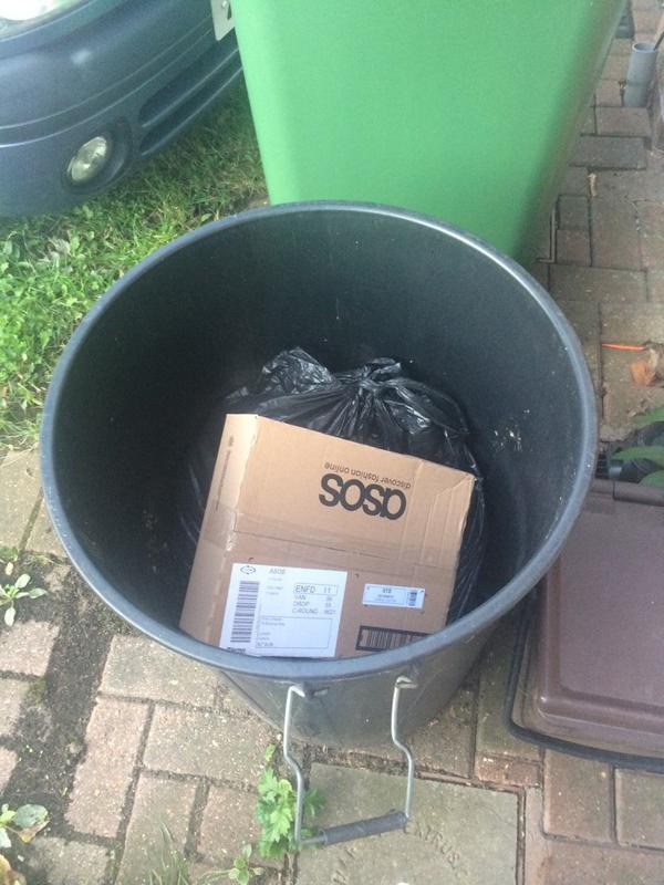 emilylwarner's tweet photo. My @ASOS_HeretoHelp parcel was delivered by @myhermes today and left amongst my rubbish!!!! http://t.co/bsDcoTMZmf