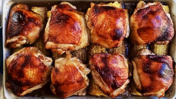 lifehacker's tweet photo. Save corn cobs to roast juicier chicken: http://t.co/WZ3sSXpMWv http://t.co/q0gC3UoYKH
